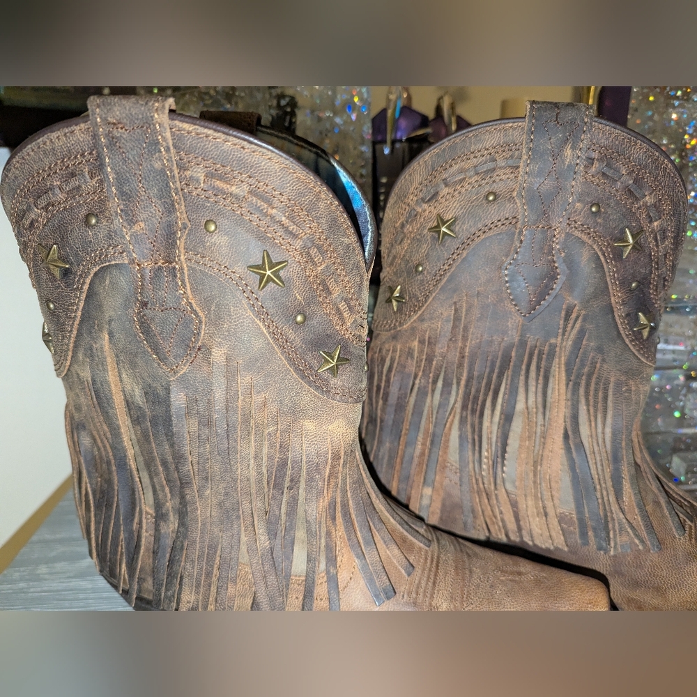 NOS NWOB BROWN LEATHER & BRASS TONE STARS FRINGE BOOTS - Picture 12 of 13